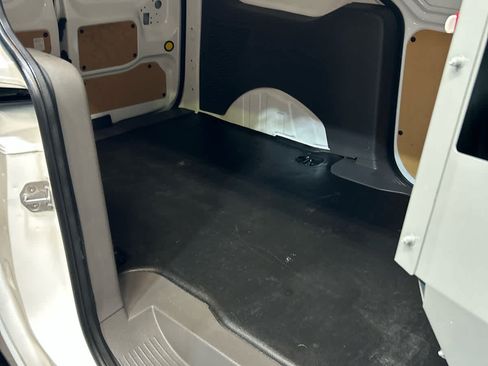Used 2023 Ford Transit Connect XL FWD image 5