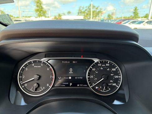 Used 2021 Nissan Rogue SV FWD image 27