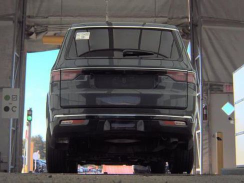 Certified 2024 Jeep Wagoneer 4WD w/ Premium Group I image 8