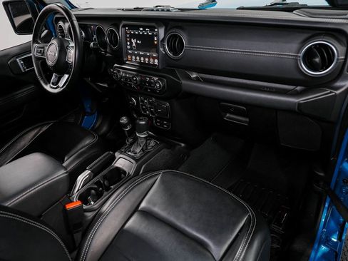 Used 2022 Jeep Wrangler Unlimited Sahara w/ Cold Weather Group image 34