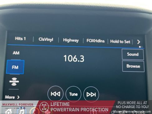 Used 2024 GMC Terrain SLT image 8