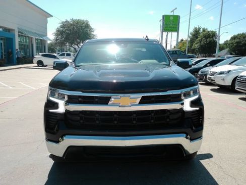 Used 2025 Chevrolet Silverado 1500 LT RWD image 3