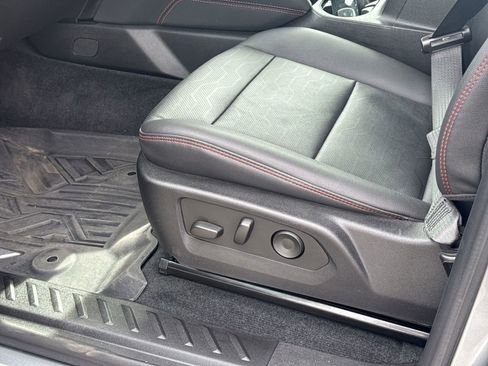 Used 2023 Chevrolet Colorado Z71 w/ Z71 Convenience Package 2 image 17