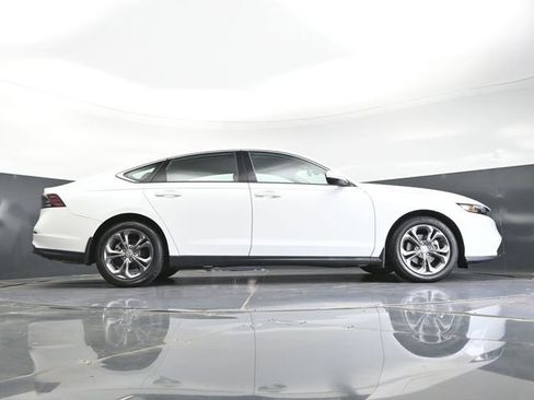 Used 2023 Honda Accord EX image 34