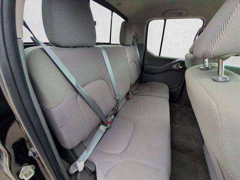 Used 2017 Nissan Frontier SV w/ SV Value Truck Package RWD image 17