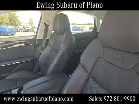 Used 2023 Audi S8 AWD/4WD image 6