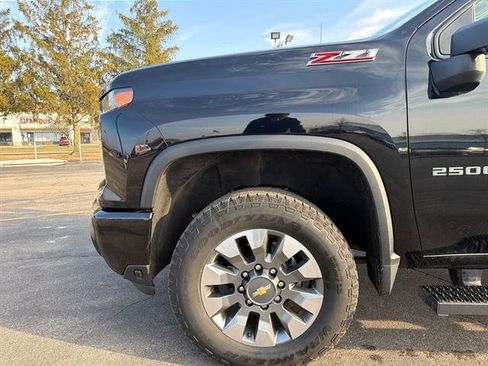 Used 2024 Chevrolet Silverado 2500 Custom w/ Custom Value Package image 39