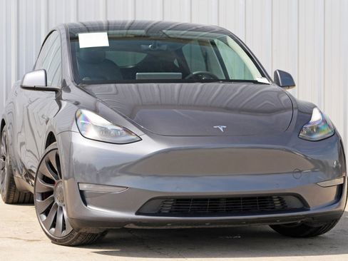 Used 2022 Tesla Model Y Performance image 4