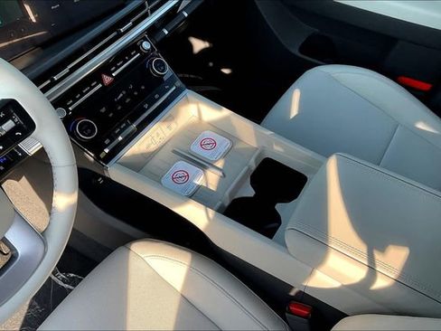 New 2026 Hyundai Santa Fe SE image 8