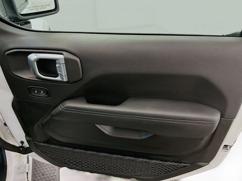 Used 2022 Jeep Wrangler Sahara image 33