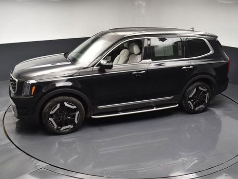 Used 2025 Kia Telluride S FWD image 42