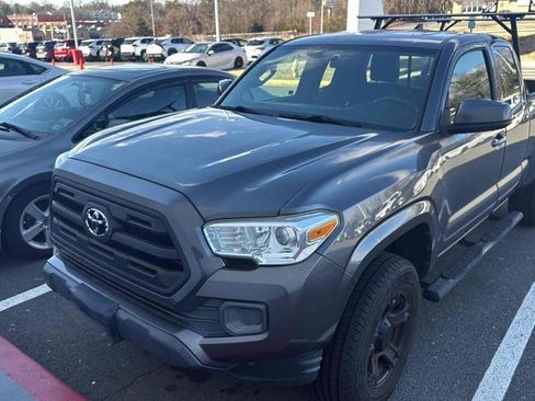 Used 2016 Toyota Tacoma SR5 image 1