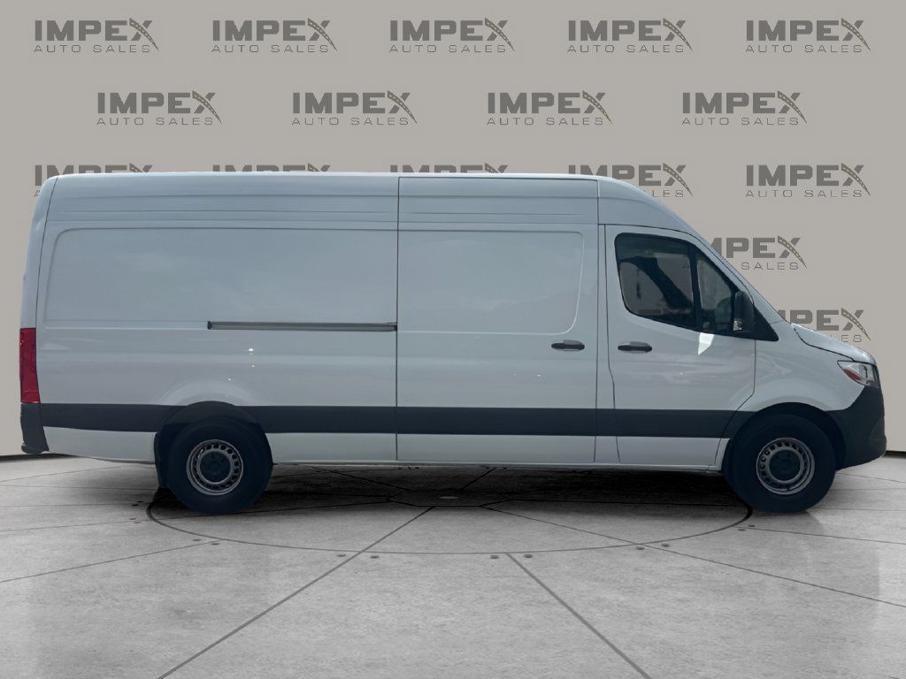 Used 2025 Mercedes-Benz Sprinter 2500 image 6