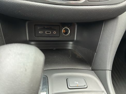 Used 2022 Chevrolet Equinox RS w/ RS Leather Package FWD image 35