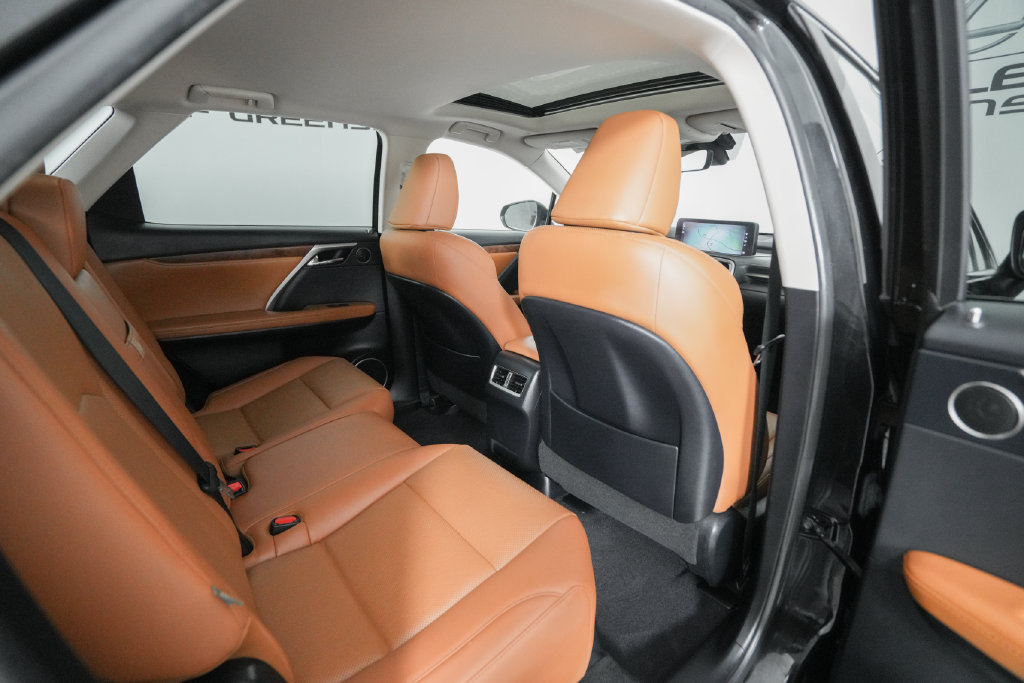 Certified 2021 Lexus RX 350L Premium w/ Premium Package AWD/4WD image 18