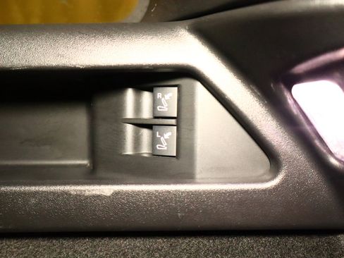 Used 2021 Land Rover Discovery Sport S image 39