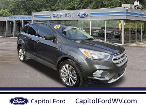 Used 2018 Ford Escape SE FWD image 1