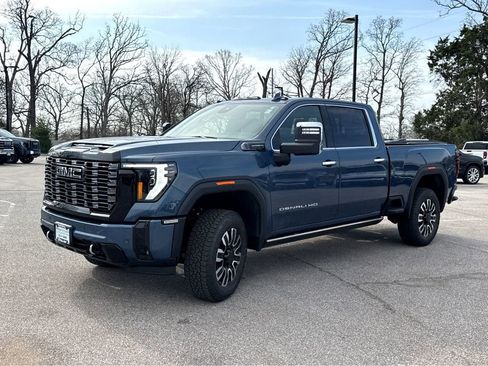 New 2026 GMC Sierra 2500 Denali Ultimate AWD/4WD image 4