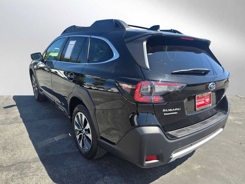 Used 2023 Subaru Outback Limited AWD/4WD image 5