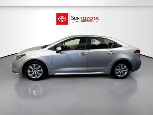 Used 2022 Toyota Corolla LE FWD image 7
