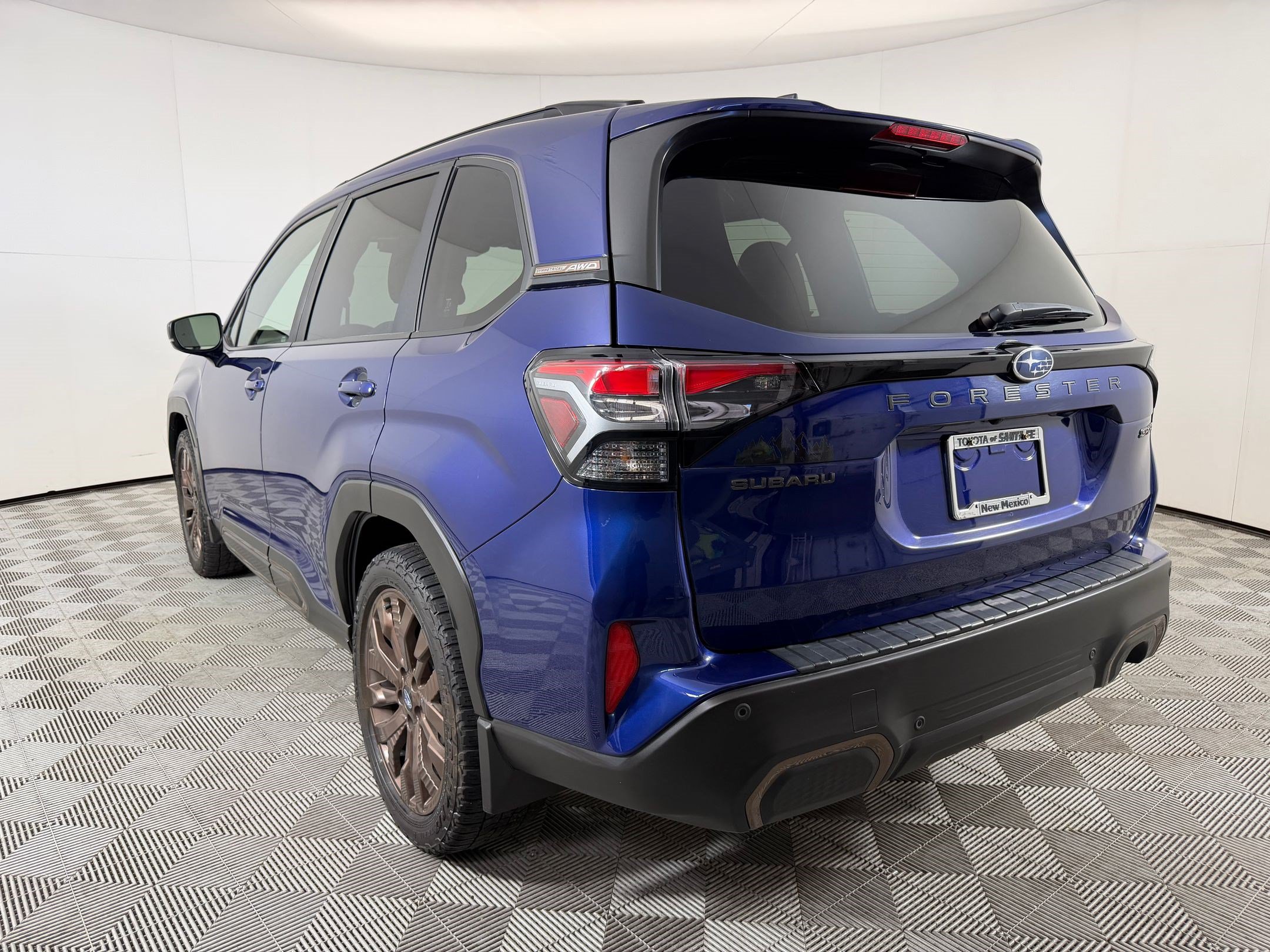 Used 2025 Subaru Forester Sport AWD/4WD image 3