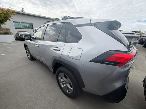 Used 2025 Toyota RAV4 LE AWD/4WD image 5