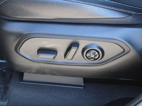 Used 2023 Jeep Grand Cherokee L Laredo AWD/4WD image 39