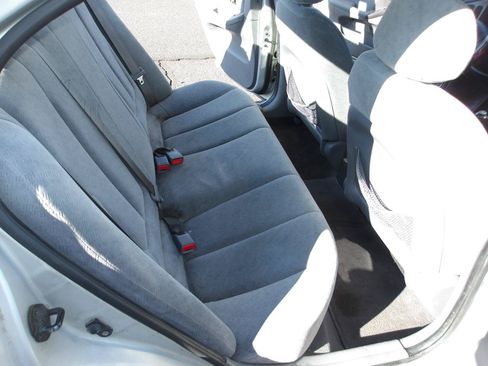 Used 2005 Hyundai Elantra GLS FWD image 11
