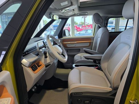 New 2025 Volkswagen ID. Buzz Pro S Plus AWD/4WD image 17