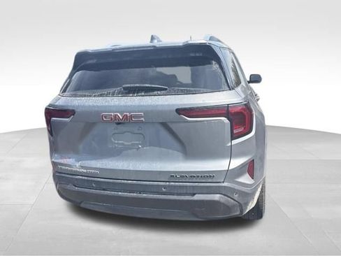 Used 2025 GMC Terrain Elevation w/ Elevation Premium Package AWD/4WD image 17