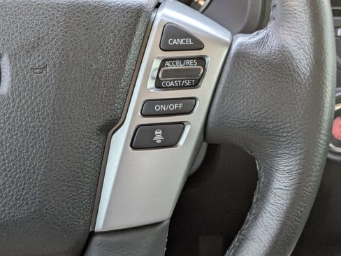 Used 2024 Nissan Titan SV w/ SV Convenience Package image 27