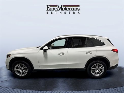 Used 2025 Mercedes-Benz GLC 300 4MATIC image 2