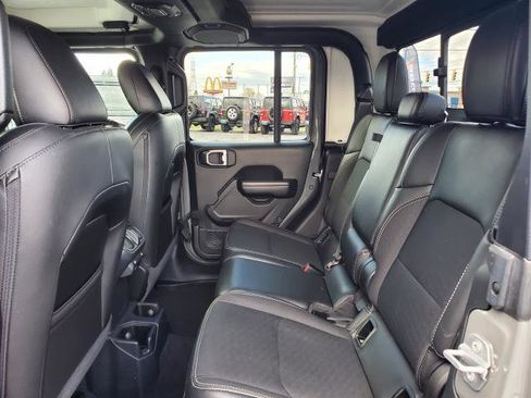 Used 2021 Jeep Gladiator Sport image 22