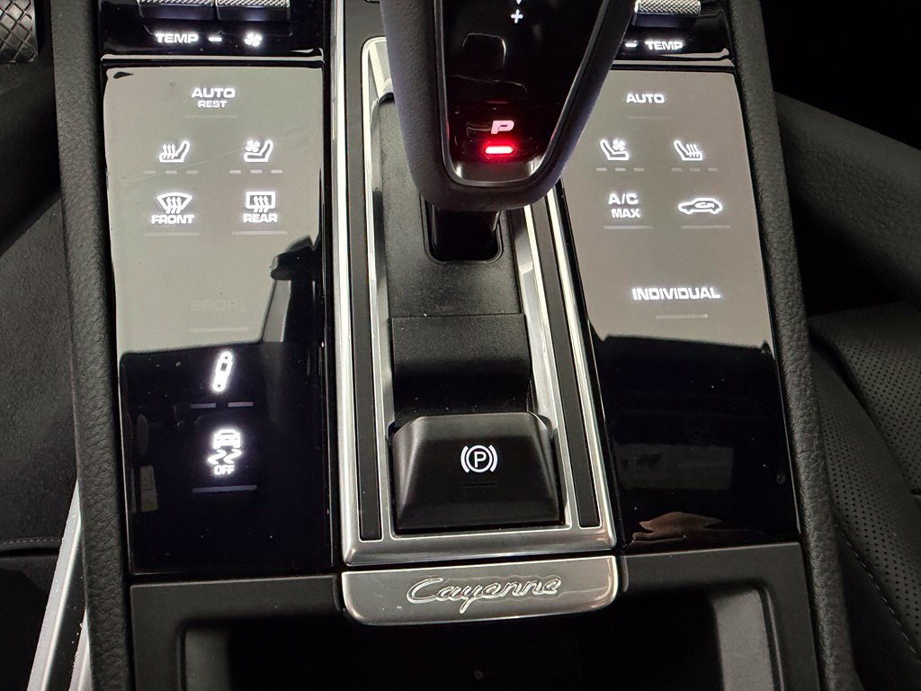 Certified 2022 Porsche Cayenne E-Hybrid AWD/4WD image 34