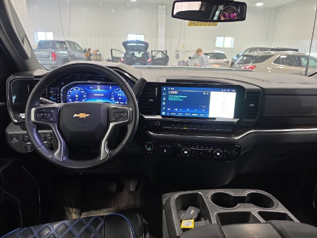 Used 2024 Chevrolet Silverado 3500 LT w/ All Star Edition AWD/4WD image 4