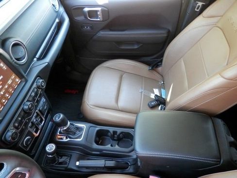 Used 2023 Jeep Wrangler Unlimited Sahara w/ LED Lighting Group AWD/4WD image 25