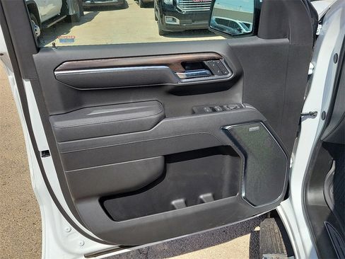 New 2025 GMC Sierra 1500 SLT image 19