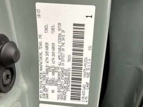 Used 2024 Toyota Tundra Platinum image 12