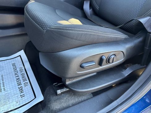 Used 2022 GMC Terrain SLE w/ Driver Convenience Package image 15