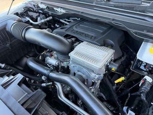 New 2026 RAM 1500 Laramie AWD/4WD image 13