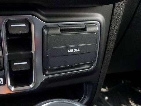 New 2025 Jeep Gladiator Sport image 30