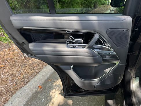 Used 2024 Land Rover Range Rover SE AWD/4WD image 56