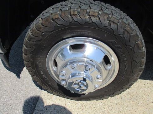 Used 2024 RAM 3500 Tradesman w/ Chrome Appearance Group AWD/4WD image 28