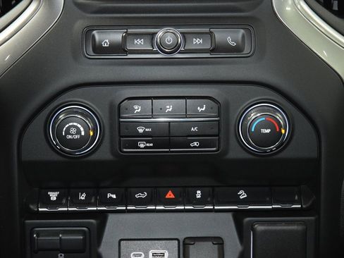 Used 2024 Chevrolet Silverado 2500 Custom w/ Custom Value Package image 35