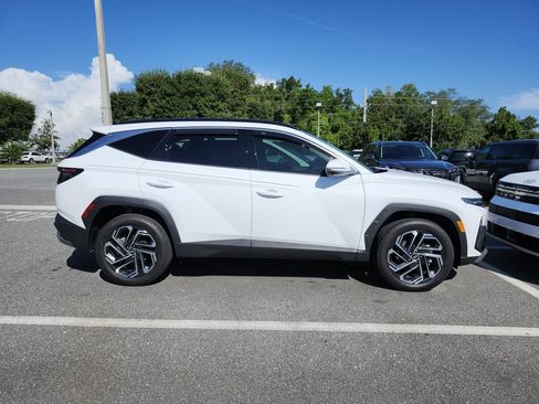 Certified 2025 Hyundai Tucson Limited AWD/4WD image 2