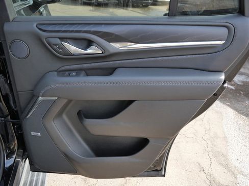 Used 2024 GMC Yukon Denali w/ Denali Reserve Package image 18