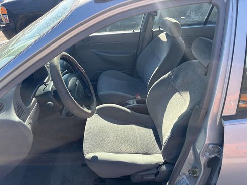Used 2001 Ford Escort Sedan image 15