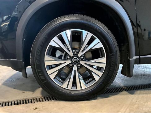 Used 2023 Nissan Rogue SV w/ SV Premium Package image 7