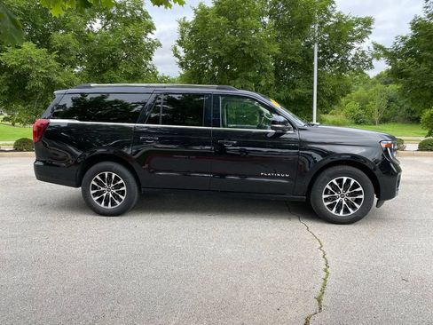 Used 2025 Ford Expedition Max Platinum AWD/4WD image 9