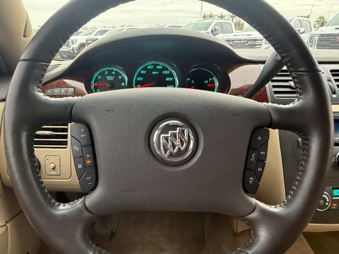 Used 2011 Buick Lucerne CXL image 24